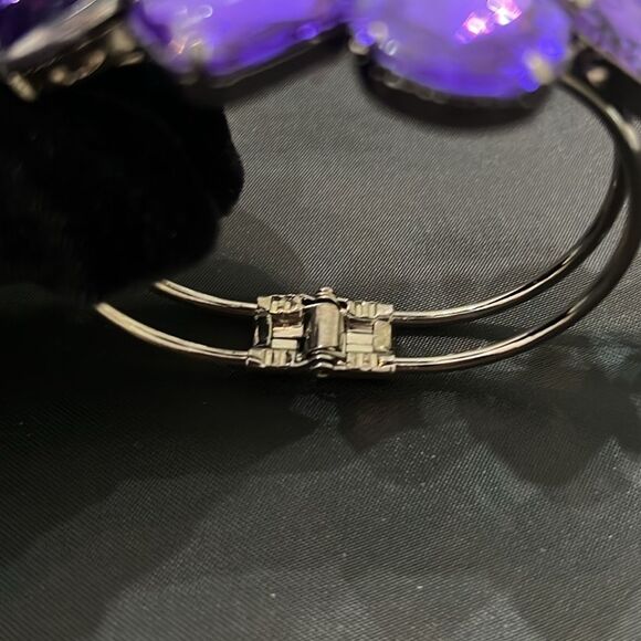 Elegant purple beaded hinged boho bracelet EUC - Picture 8 of 8
